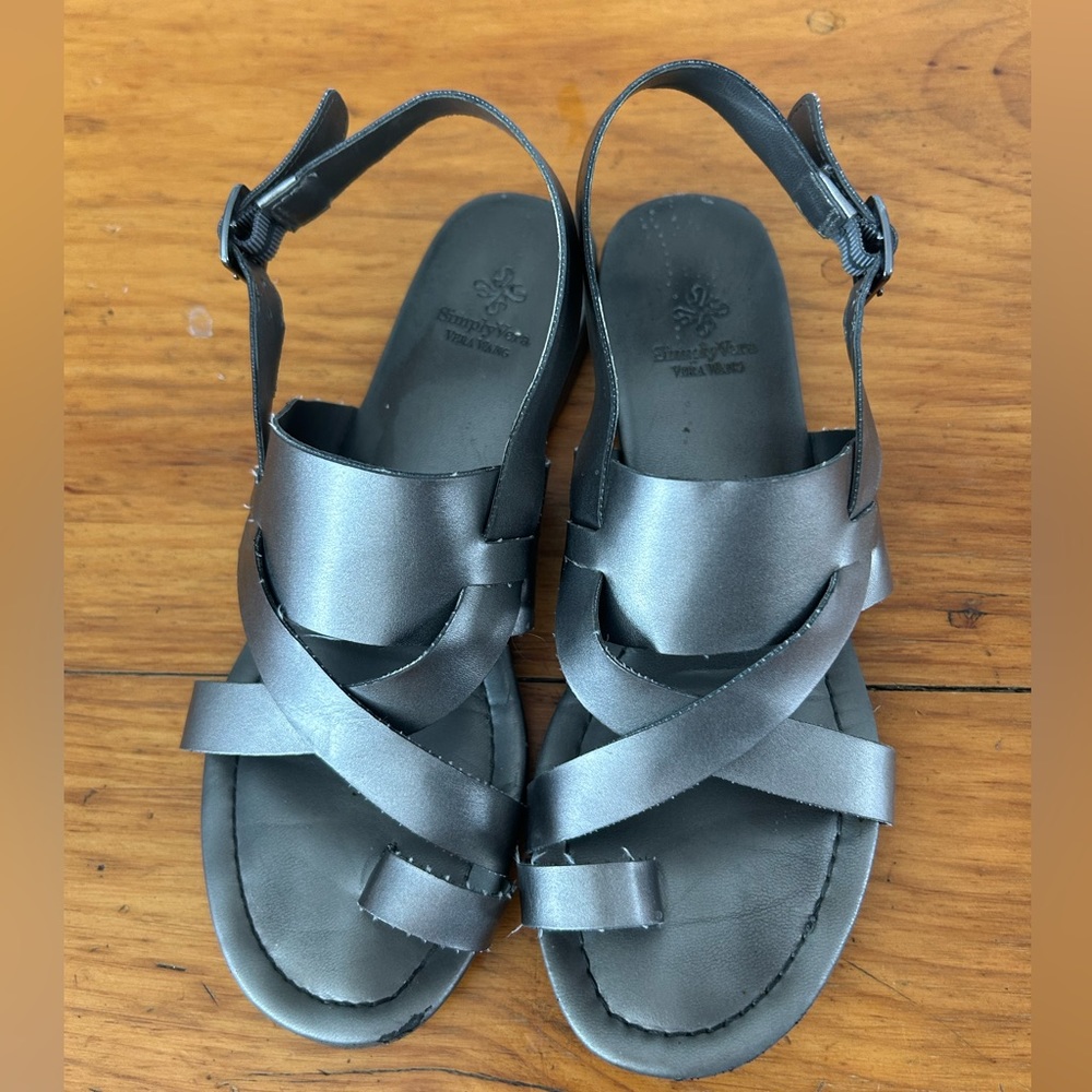 Simply Vera Wang Women’s size 8 sandals